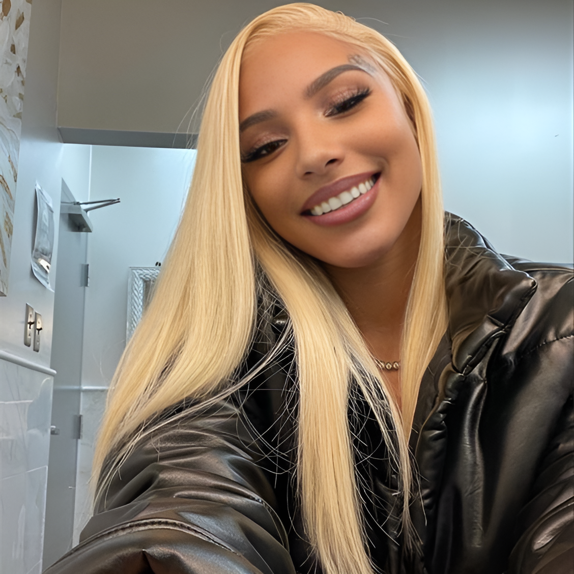 Straight Blonde-613 13X4 - Frontal Glue less Wig