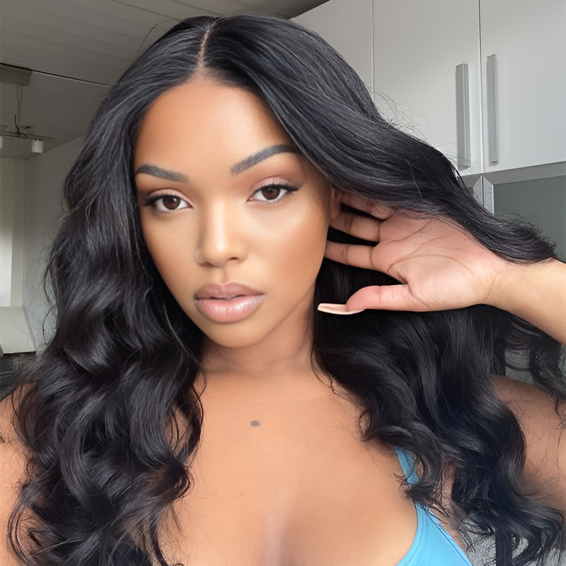 Body Wave Natural Black 13X4 - Frontal Glue less Wig